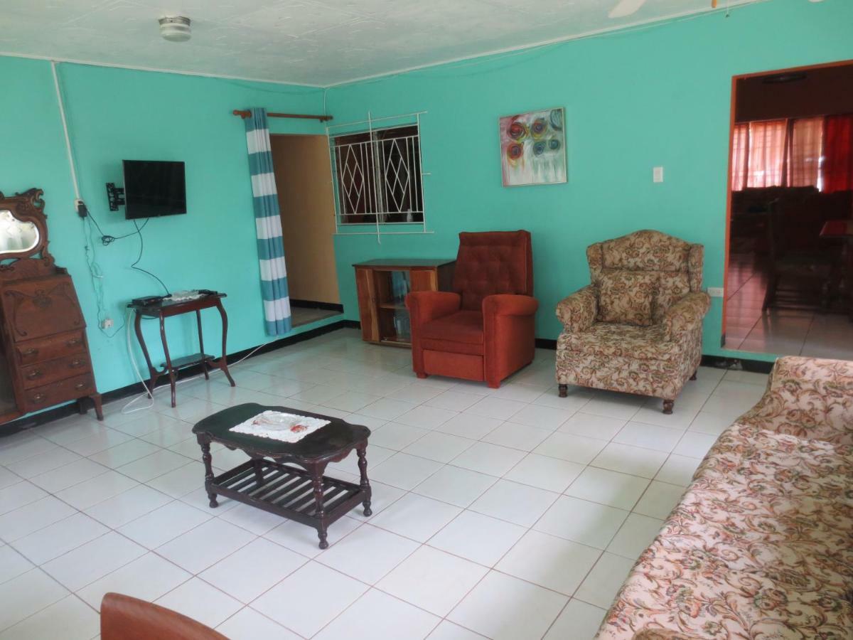 Chateau Yellow Mandeville Exterior foto